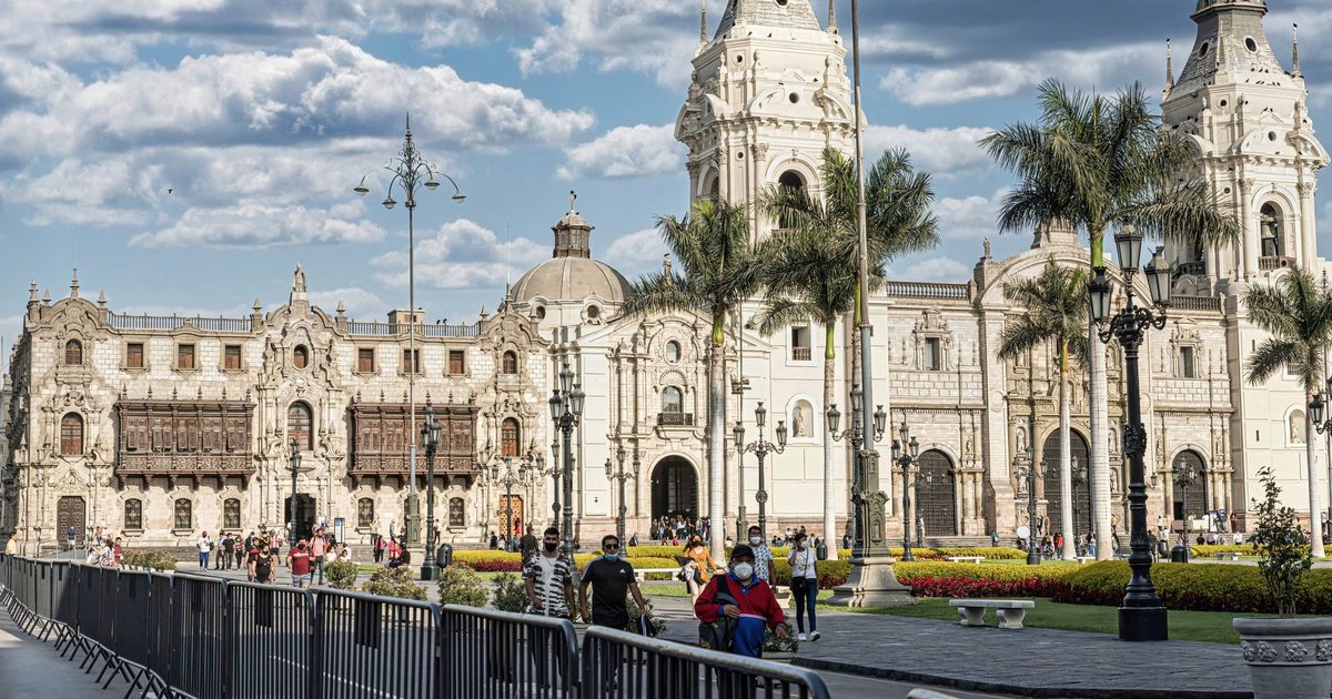 Disputa eleitoral no Peru tem Keiko Fujimori à frente por margem estreita